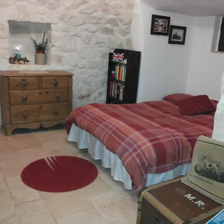 Trulli Sabrina Locorotondo